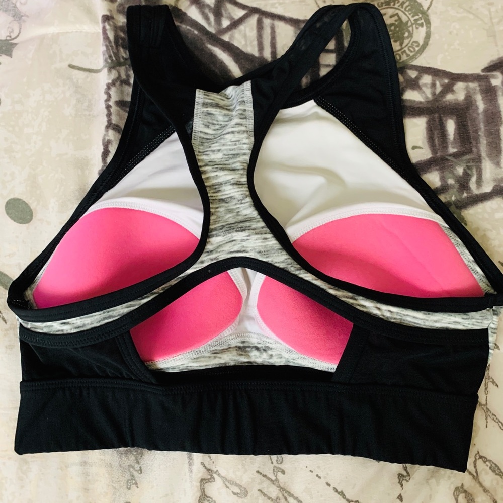 Pink sports bra - Picture 3 of 5